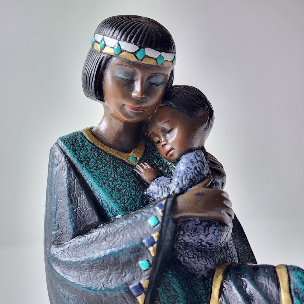Mahogany Princess Motherhood Figurine 7" Mom Baby Hug Teal Gold Parastone Enesco